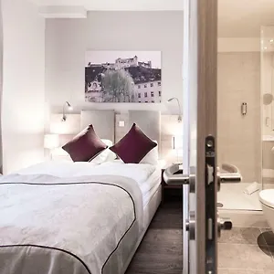 Junior By Max 70 *** Salzburgo
